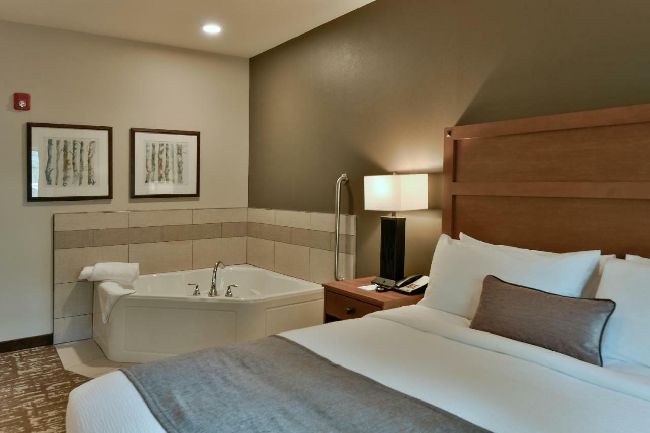 Grandstay Hotel & Suites Sisters Kültér fotó