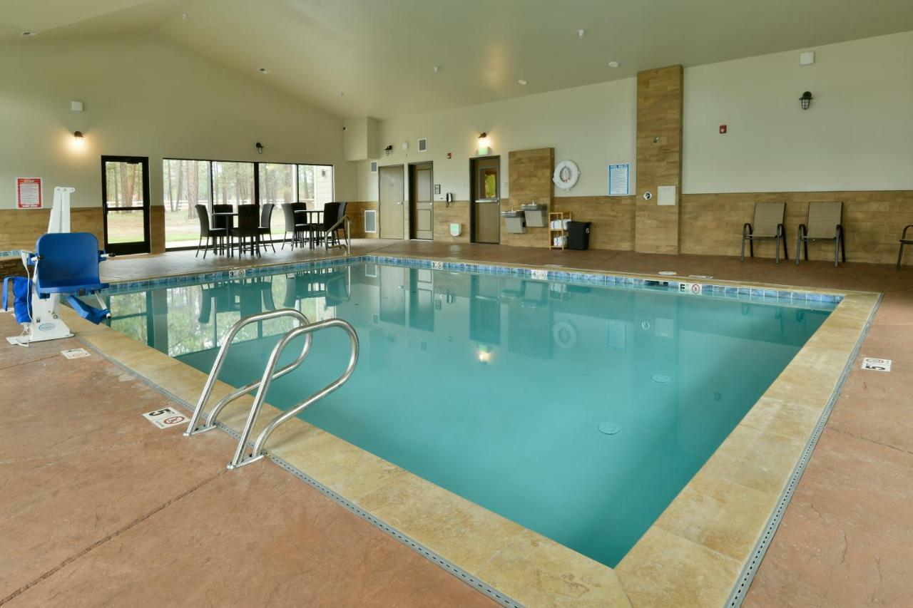 Grandstay Hotel & Suites Sisters Kültér fotó