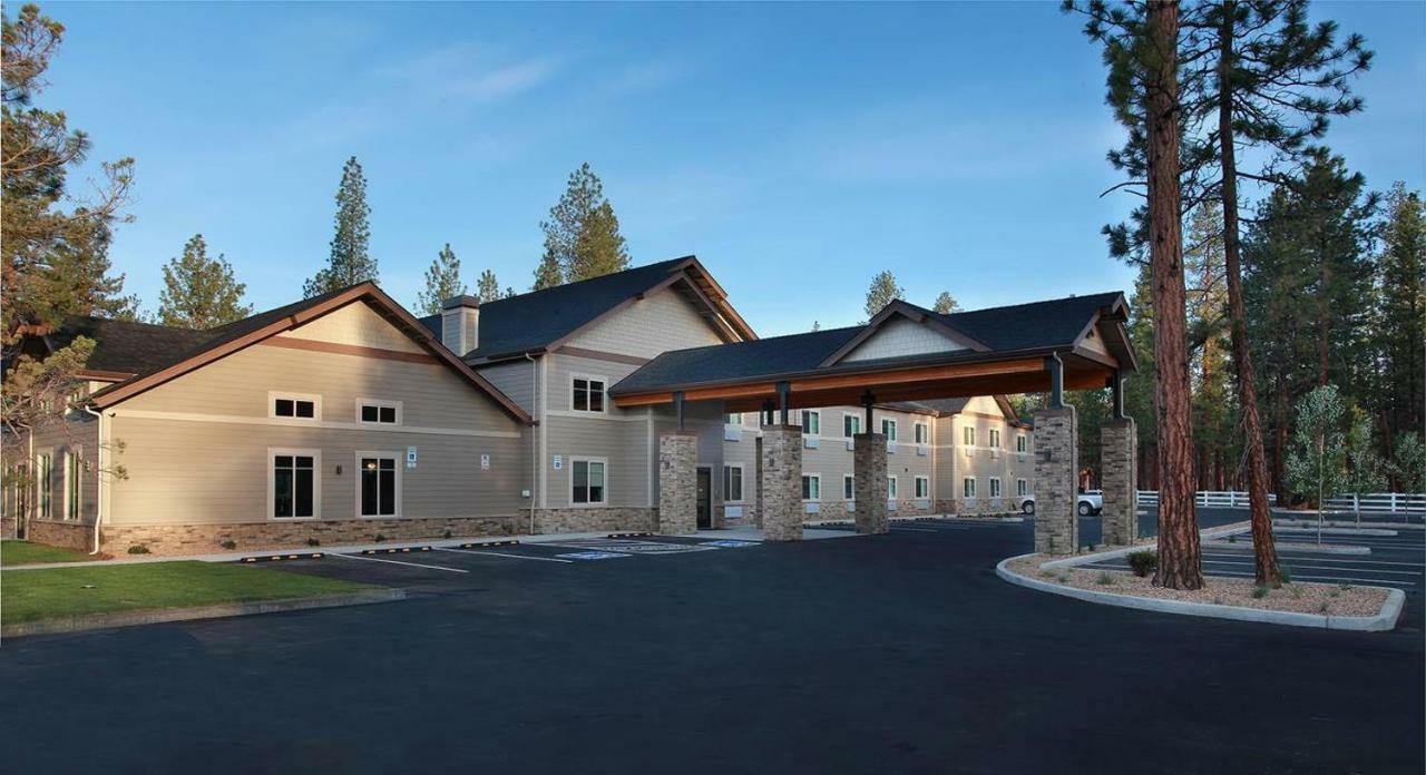 Grandstay Hotel & Suites Sisters Kültér fotó